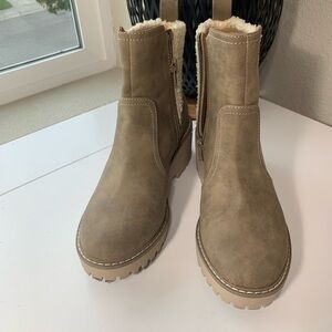 DV Dolce Vita Reacher Womens Ankle Boot Sz 6 Taupe